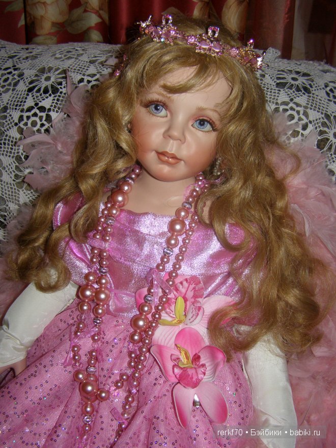 Красавица ЛаДеДа, фарфоровая кукла от Донны Руберт