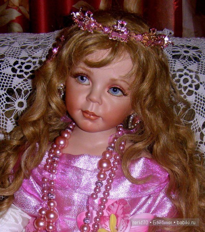 Красавица ЛаДеДа, фарфоровая кукла от Донны Руберт