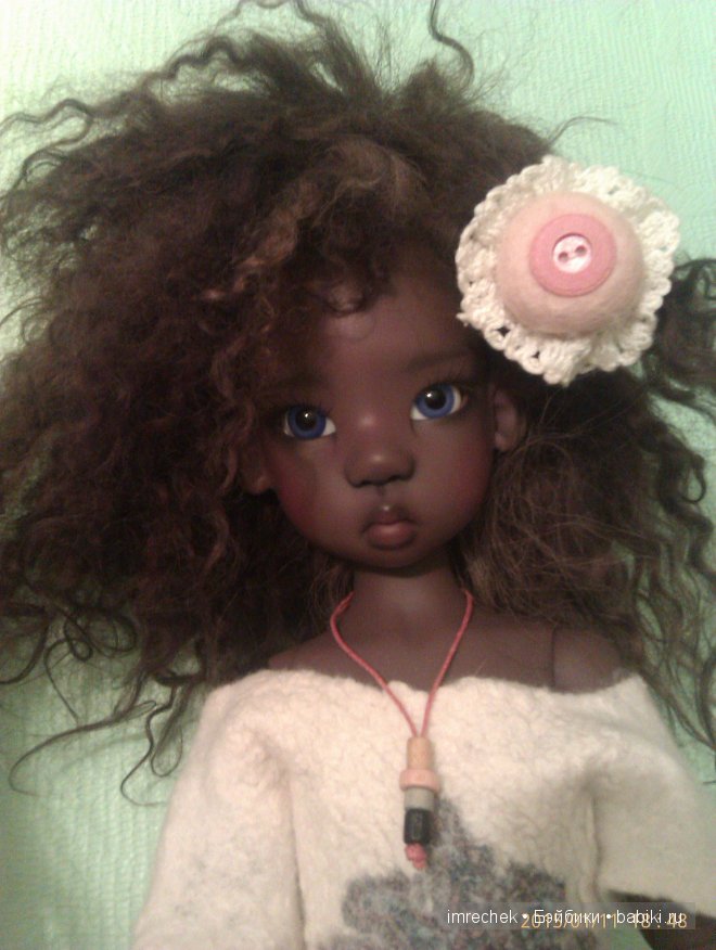 Miki darkest tan, Kaye Wiggs