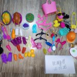 Разная мелочь для кукол,посуда,еда,сумки