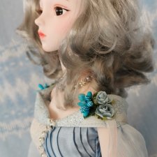 Небесноголубой наряд для Серебровласки