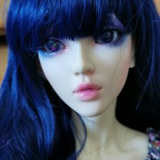 Дева которая красит собой все