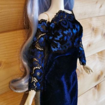 Кира и наряды