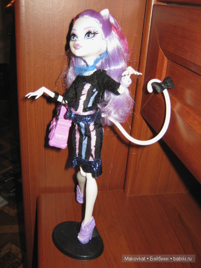 Моя первая монстряшка (и моя двадцатая кукла) Катрин де Мяу Monster High (фото 4)