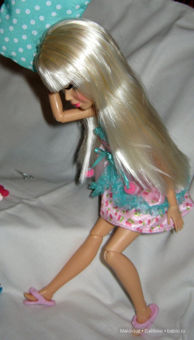 Пижамная вечеринка! Куклы Liv (фото 9)