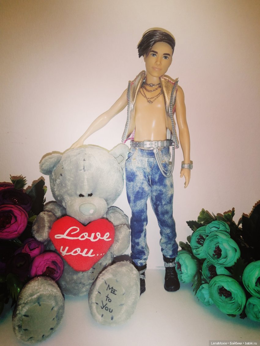 Семь нот памяти — Культура