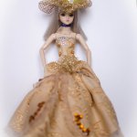 J-doll и королевские наряды