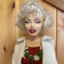 Портретная кукла М.Монро виниловая вып. 1983г. 44 см. Перерисована анг.художником в эксклюзивной оде