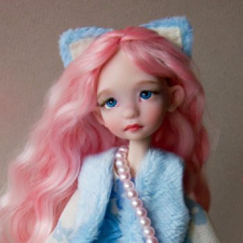 Маленькая кошатница Муся