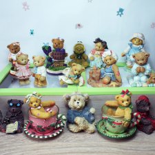 Небольшая коллекция статуэток-мишек: Cherished Teddies, Smucker's, Linea