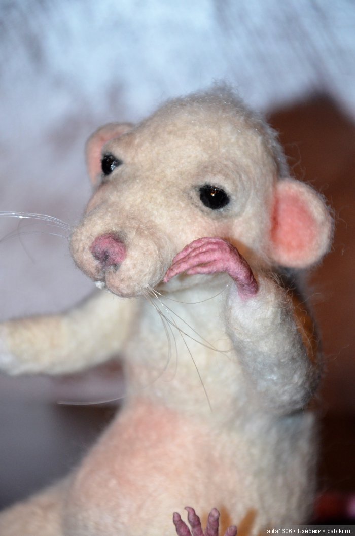 Игрушка из шерсти в технике сухого валяния. Крысик (фото 5)