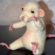 Игрушка из шерсти в технике сухого валяния. Крысик