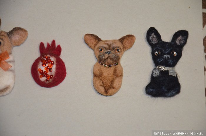 Брошь из шерсти в технике сухого валяния