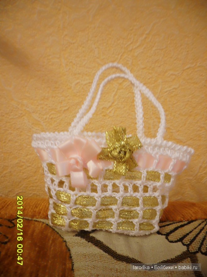 Мастер-класс сумочки-корзинки для куклы связанной крючком (фото 5)