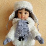 Уроки вязания крючком. Шапка- ушанка и варежки.