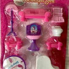 Продаю два набора миниатюрной пластиковой мебели