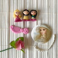фигурки принцесс дисней и разная мелочь