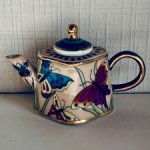 Яркий чайник для больших кукол