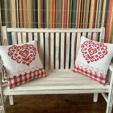 Интерьерные подушки к дню влюбленных