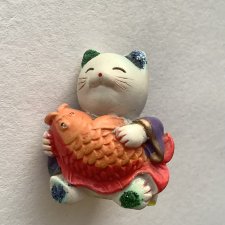 Миниатюра котик с рыбой