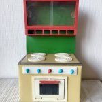 Кухонная игрушечная плита из СССР