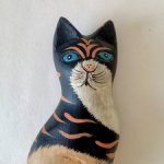 Кошка из дерева