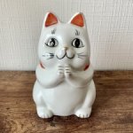 Котик Манеки на удачу