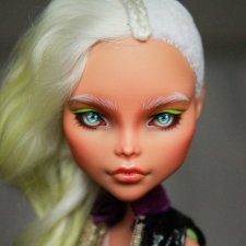 Новенькая. Просто новенькая