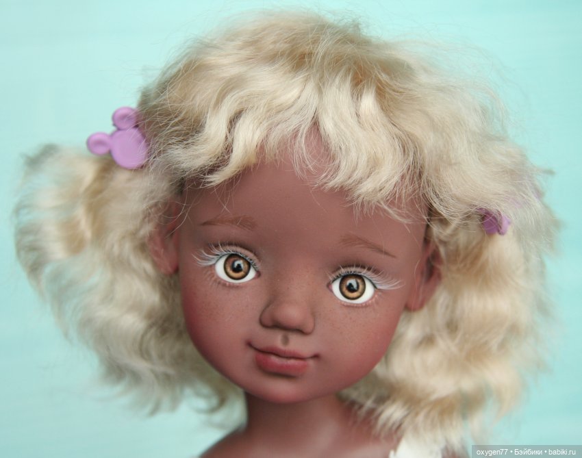 Красавица Яна, разные образы