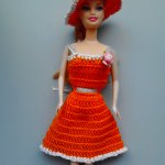 Вязаные одежки для Барби.