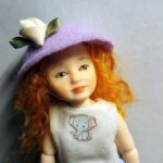 Маленькая шарнирная куколка Агния