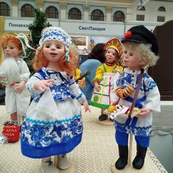 Выставка "живых" кукол в Гостином Дворе, 2025