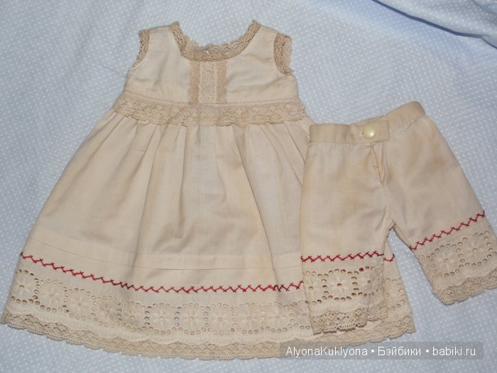 а это уже после тонировки травами и вышивки