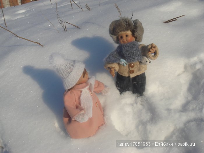 снежок такой искристый, пушистый!