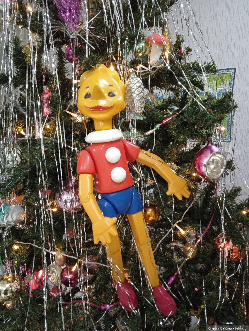 Новогодняя выставка "Путешествие в детство"