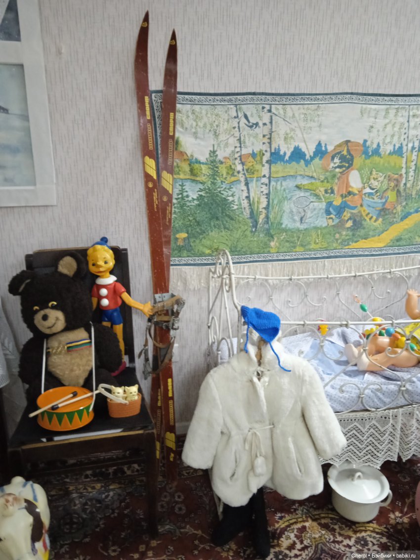 Новогодняя выставка "Путешествие в детство"