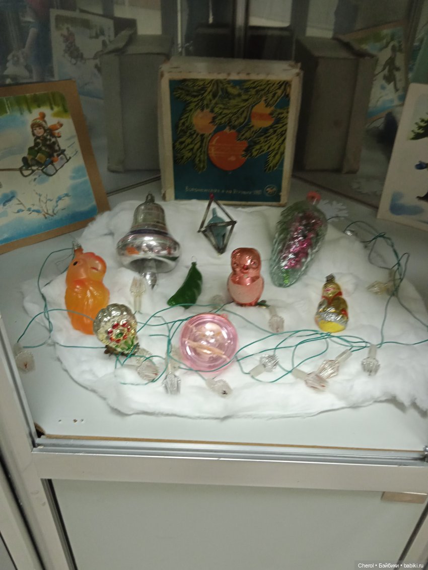 Новогодняя выставка "Путешествие в детство"