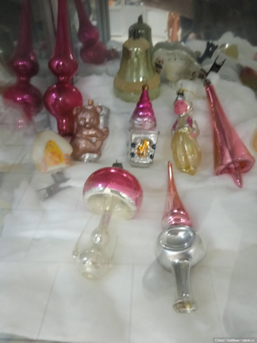 Новогодняя выставка "Путешествие в детство"