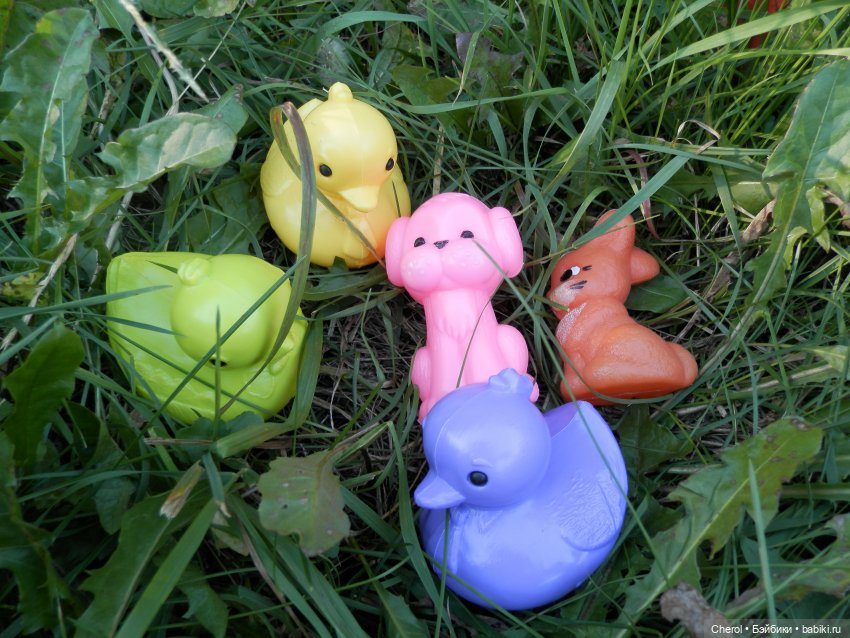 На детской площадке — Игрушки СССР и советского детства: резиновые