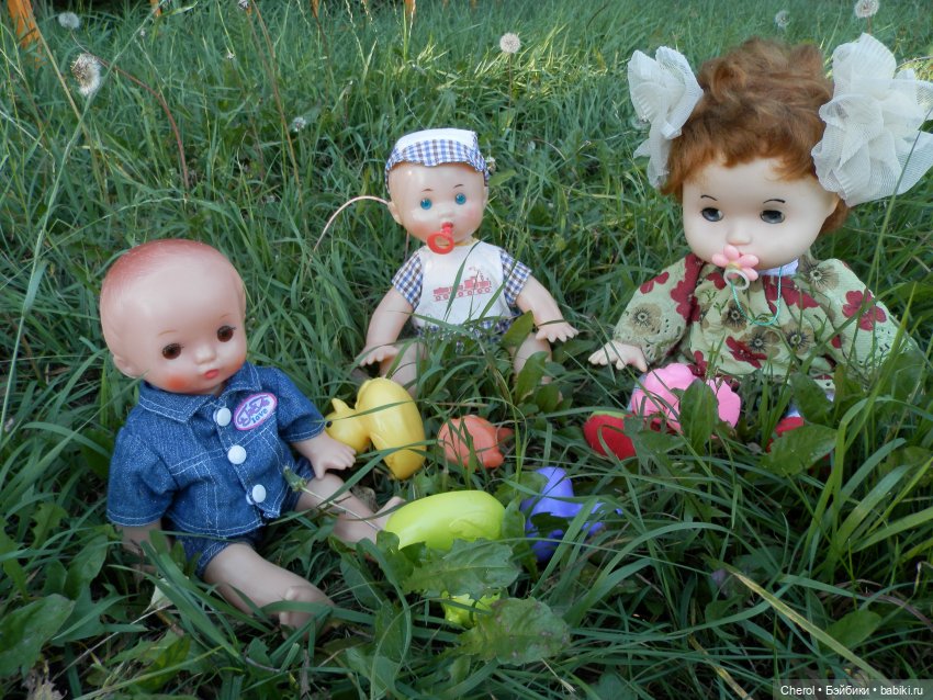 На детской площадке — Игрушки СССР и советского детства: резиновые