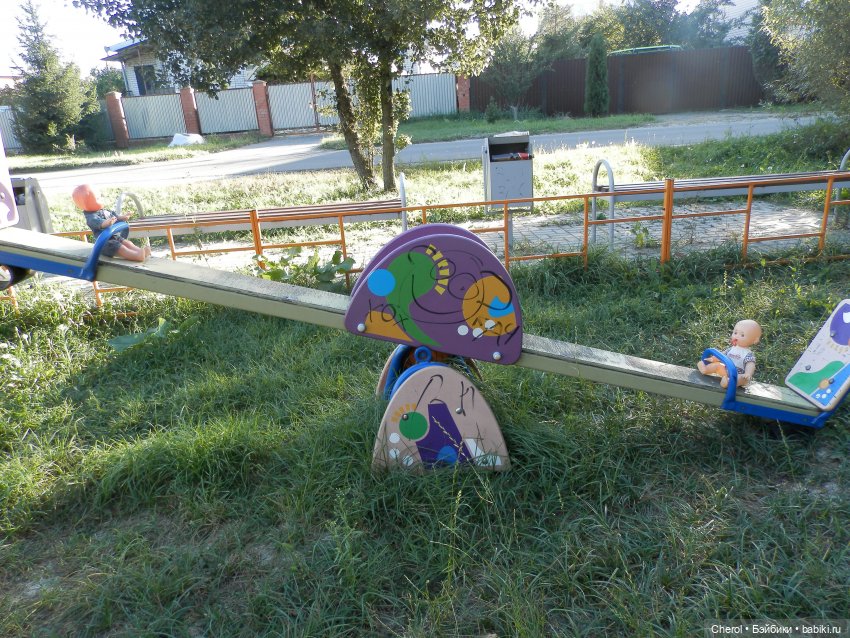 На детской площадке — Игрушки СССР и советского детства: резиновые