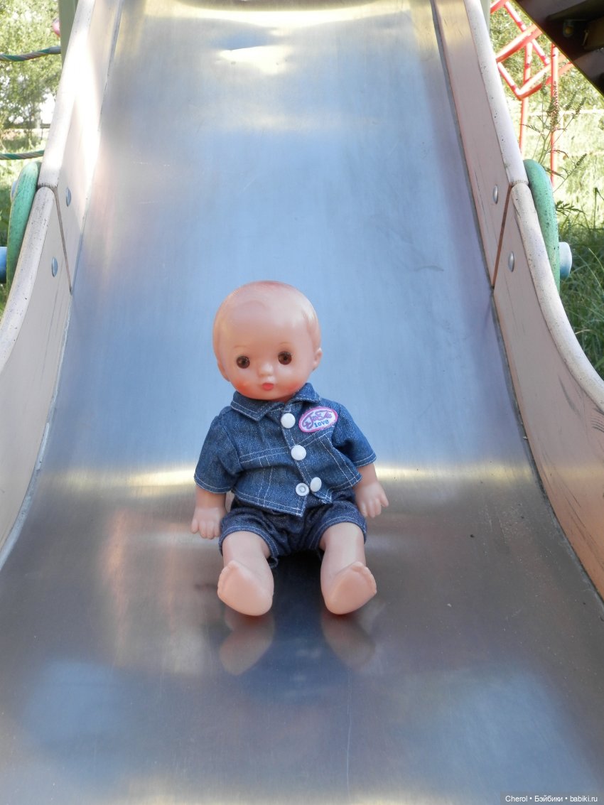 На детской площадке — Игрушки СССР и советского детства: резиновые