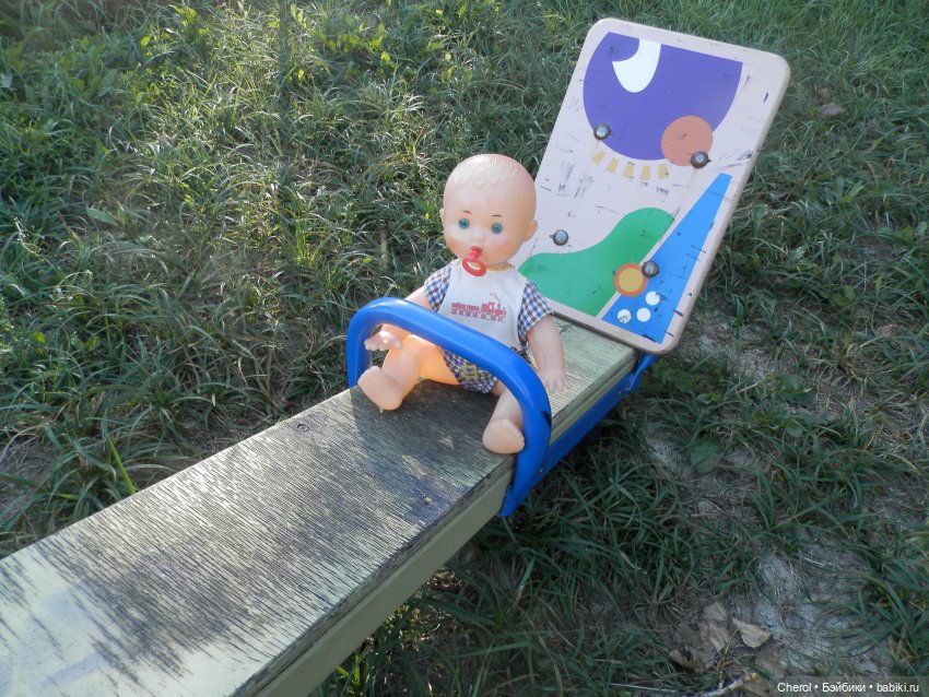 На детской площадке — Игрушки СССР и советского детства: резиновые