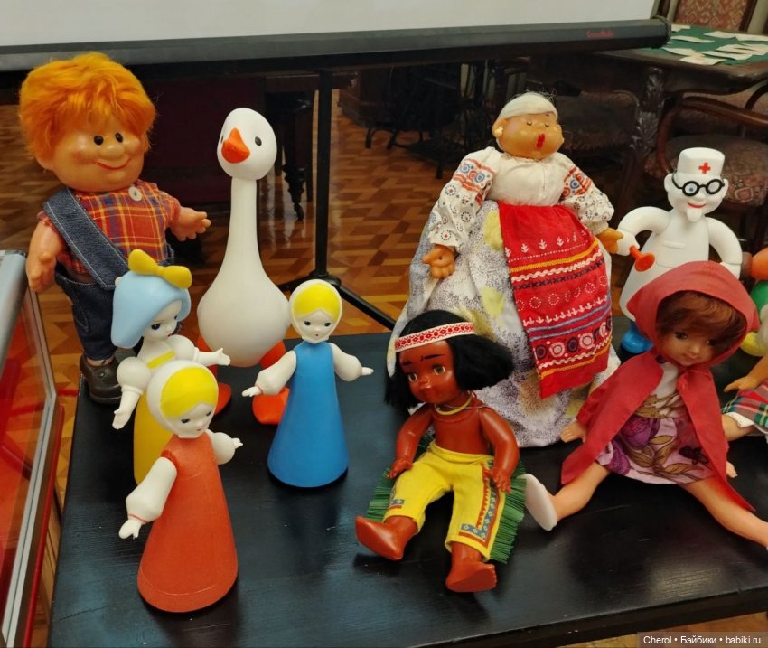Выставка игрушек в День народного единства