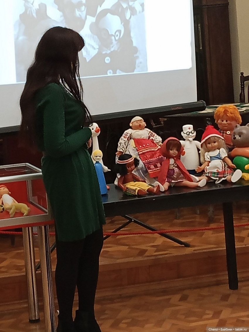 Выставка игрушек в День народного единства (фото 5)