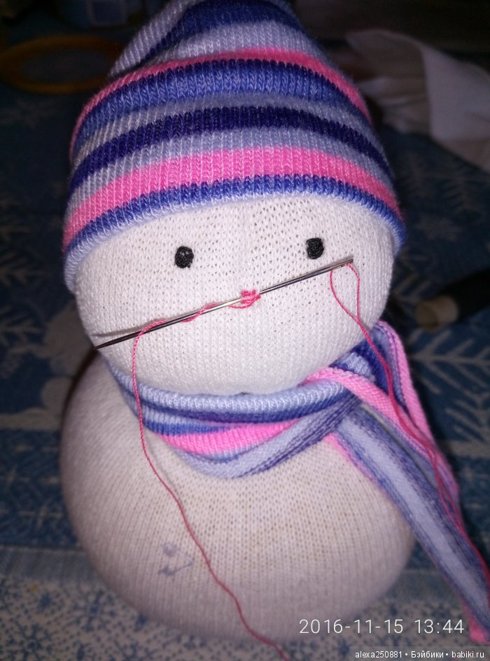 Снеговики, игрушки своими руками (фото 7)