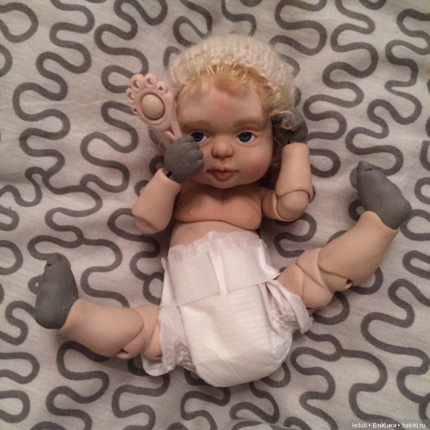 Новые кулачки для малышки, погремушки и бутылочка. Шарнирная кукла