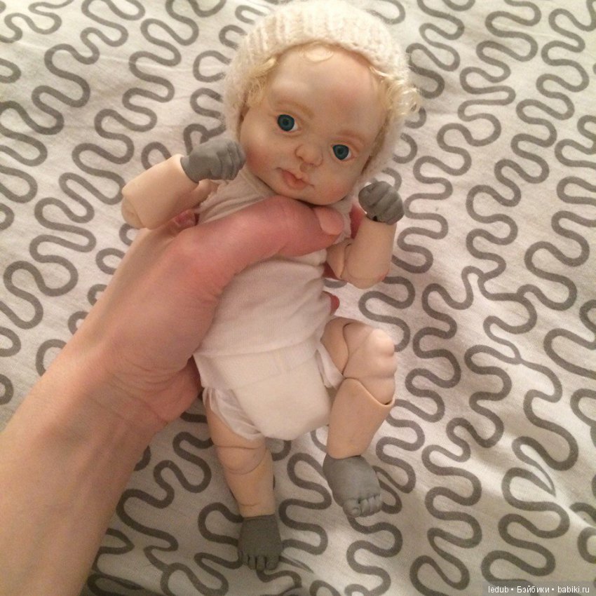 Новые кулачки для малышки, погремушки и бутылочка. Шарнирная кукла