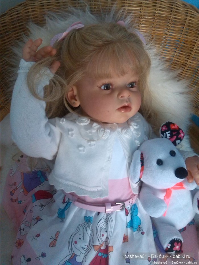 Уже 12 лет, как с куклами играю