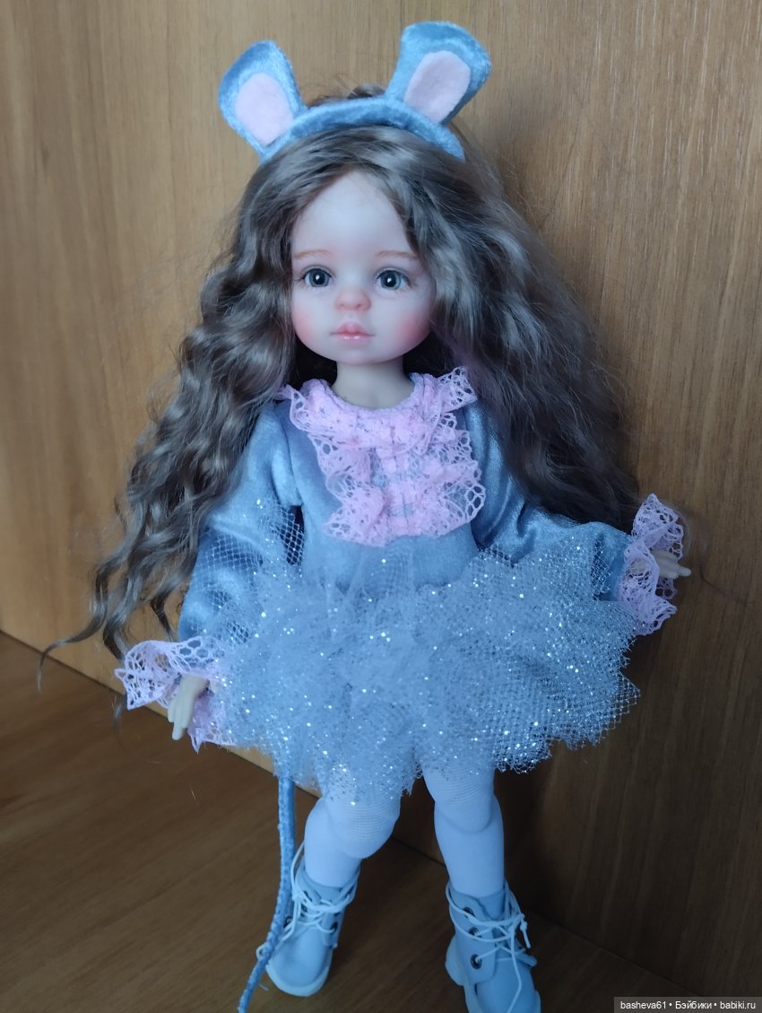 Уже 12 лет, как с куклами играю